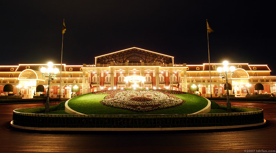 Overview of Tokyo Disneyland