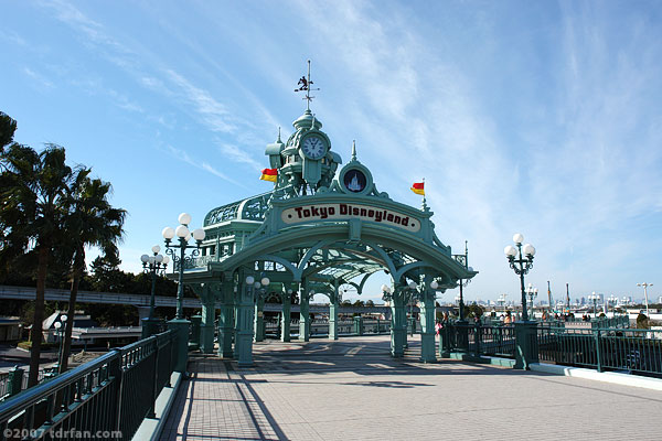 Tokyo Disneyland Walkway